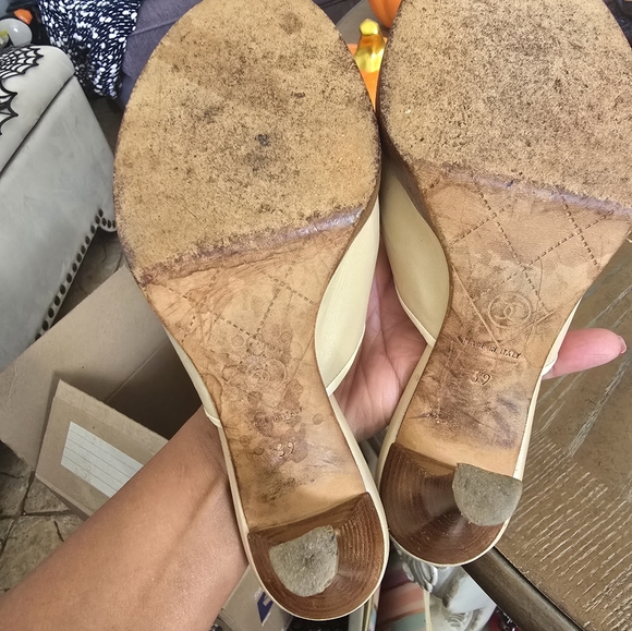 Chanel Vintage Elegant Cream Women's Heels - Picture 9 of 17